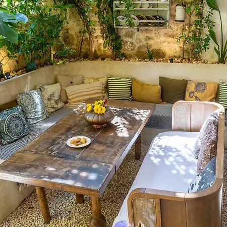 Mediha Hanim Konagi Alacati * Cesme