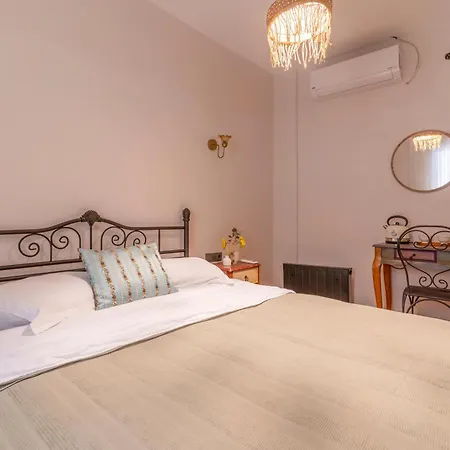 Mediha Hanim Konagi Alacati * Cesme