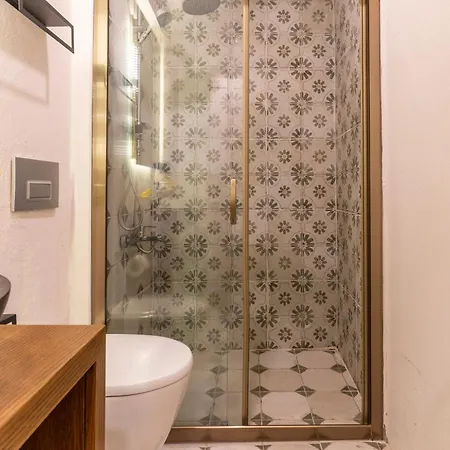 Mediha Hanim Konagi Alacati * Cesme